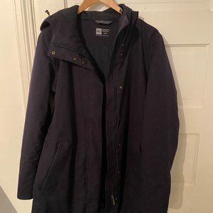 women's insulated navy jacket, size medium, MEC brand